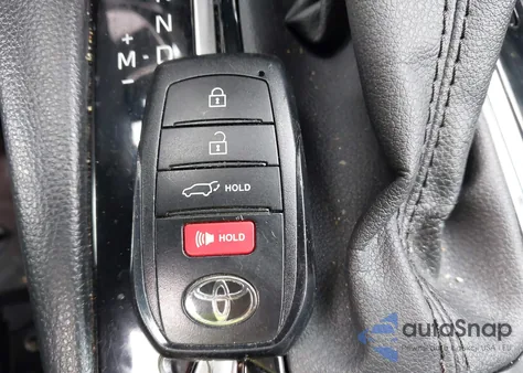 2022 Toyota Corolla Cross Xle из США, поврежденный, VIN 7MUDAABG8NV006847